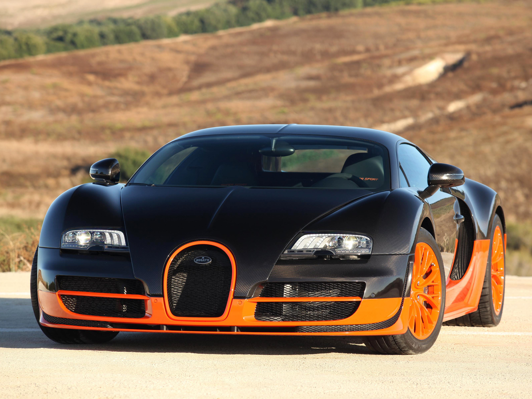 The Unstoppable Power Of The 2010 Bugatti Veyron 16 4 Super Sport